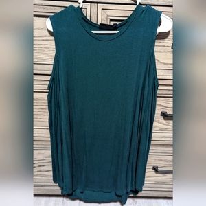Green top w/peek-a-boo shoulders